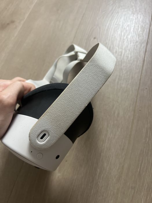 Căști VR Meta Quest 3S + cablue de conectare la PC