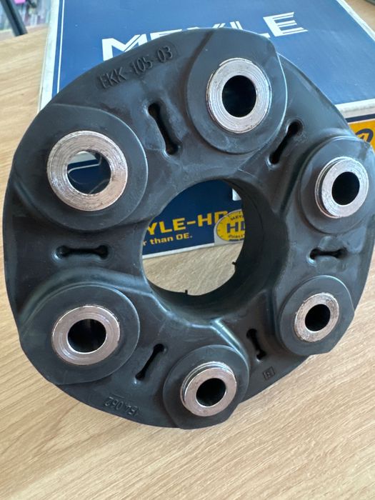 Гумен Тампон,Шарнирно съединение,карданен вал. MEYLE GERMANY