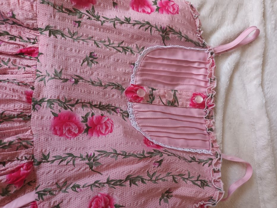 Продам сарафан на девочку и босоножки