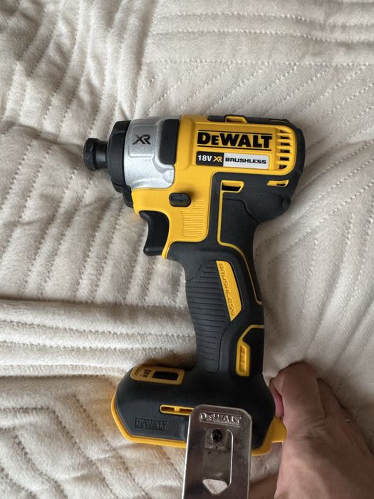 Продам ударная дрель и шуруповерт Dewalt оригинал