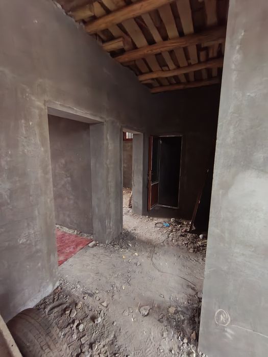 Yangi Uy sotiladi Nurafshon shahrida