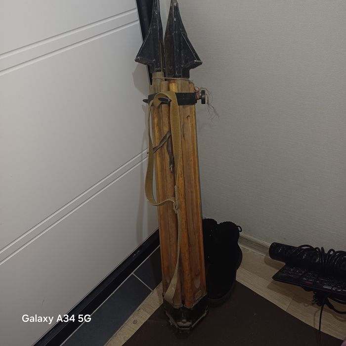 Штатив геодезический