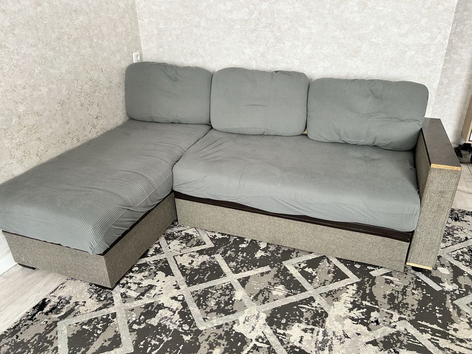 Отдам даром диван