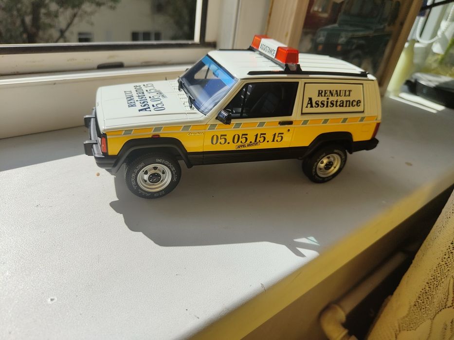 Macheta Jeep Cherokee 1/18