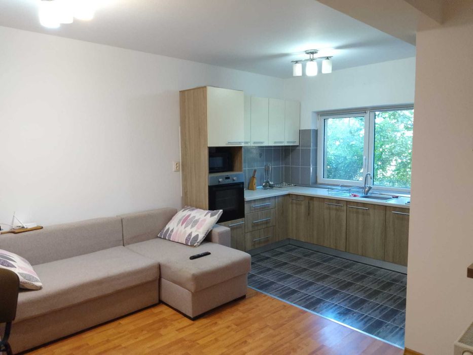 Inchiriez apartament in centru Gilau