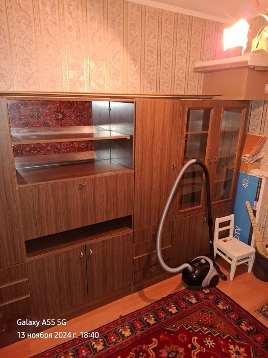 Продам стенку. Срочно.