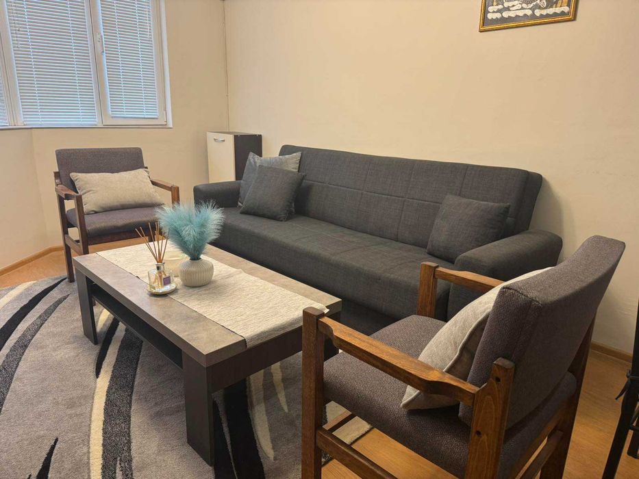 Диван, кресла и масичка