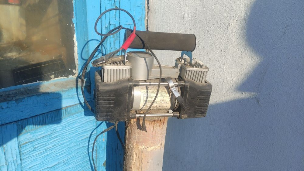 Компрессор автомобильный