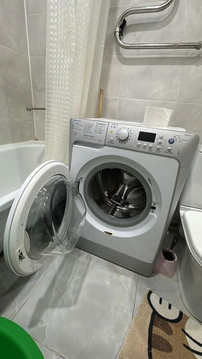 Продам стиральную машину Indesit