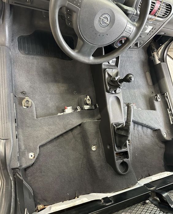 Пране и изсушаване на коли , пастиране и полиране на фарове