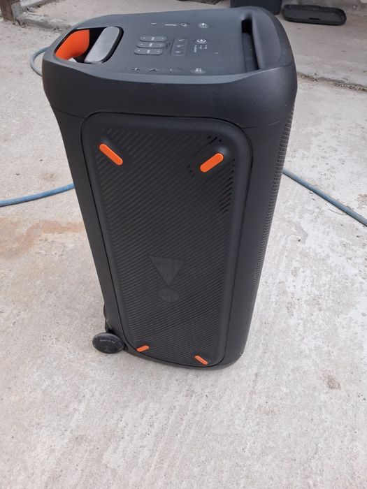 Продавам jbl 310