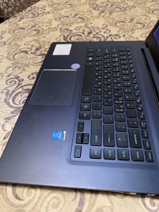 Notebook Core i7 holati tiniq
