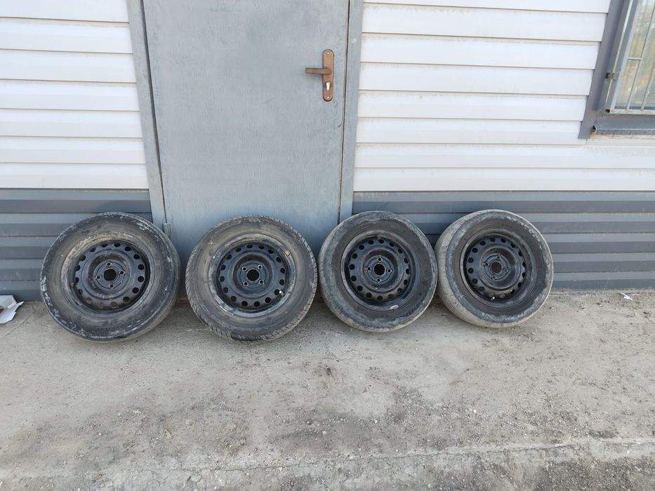 Продам шины в комплекте