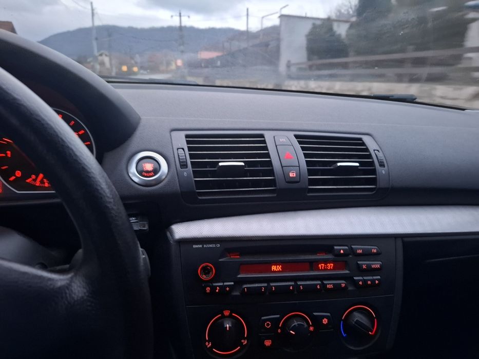 Vând bmw seria120i
