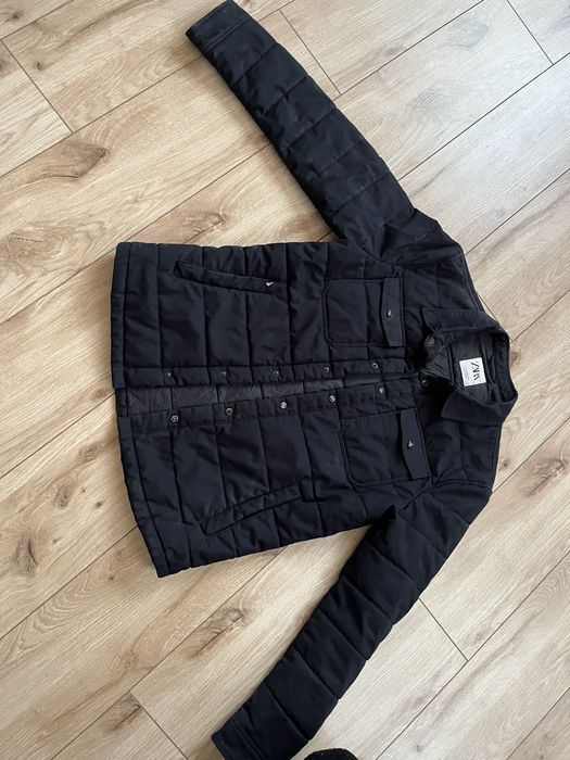 Продается куртка темно синего цвета