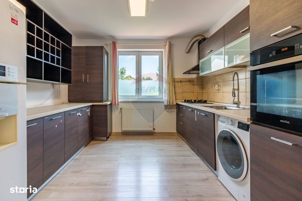 Vanzare Vila Familiala Azur Pipera, 4 cam 120mpu, curte mare, 2XP
