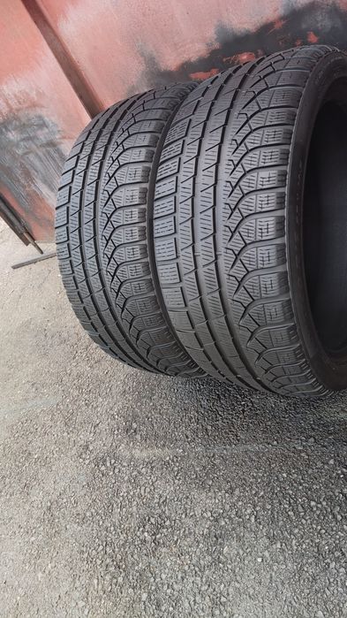 2бр. зимни гуми 245/40/18 Pirelli P Zero Winter 
dot23