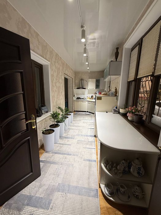 Qoratosh{3/1/5}Yevroremont 84.5m²Ogorodi ham Avto uchun parkovkasi bor