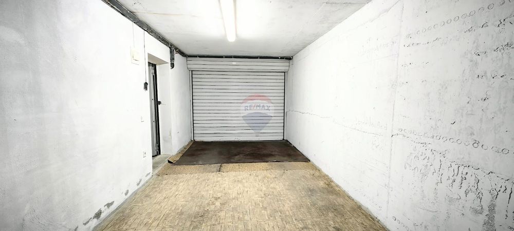 Продава се Гараж / Паркомясто в Варна, Колхозен пазар - 20 кв.м за 2500 €/кв.м - Снимка #1