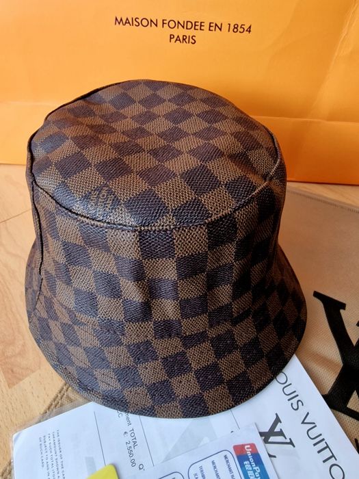 Palarii unisex LV mărime universala, saculet, etichetă