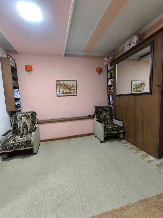 Продаётся 3/2/4 квартира 77 серии мирабадский район