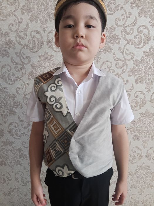 Қазақша қамзол сатылады.