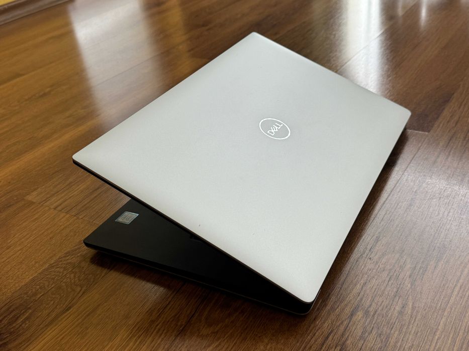 15.6' 4K OLED i7-9750H DELL XPS 7590 16GB DDR4/512GB NVMe/GTX 1650 4GB