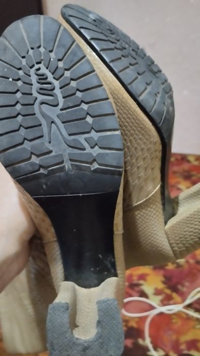 Продам сапоги весна