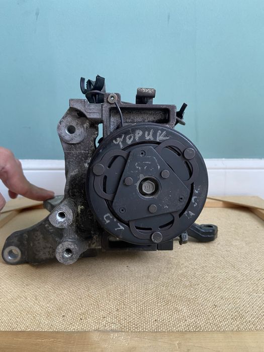 Продается компрессор кондиционера Subaru Forester sg5 2007