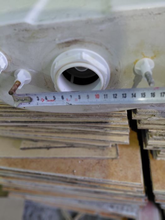 Бочок унитаза санита