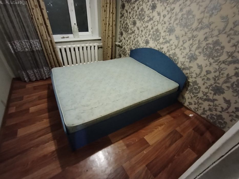 Продам двуспальную кровать