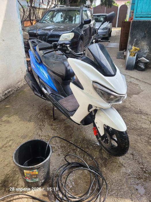 Продам Maxi скутер 150 куб