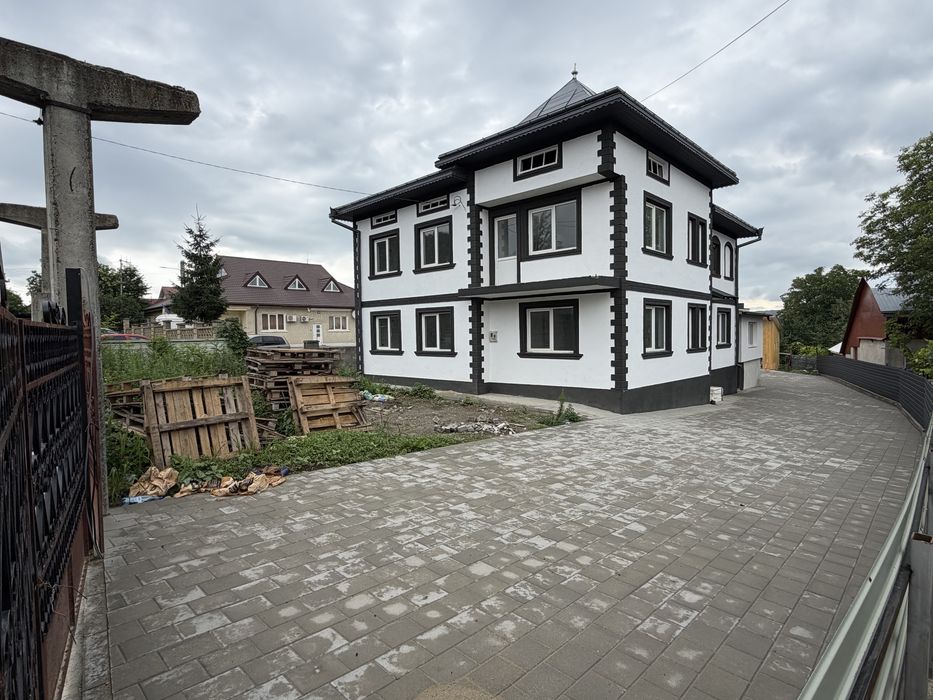 Casă renovată | 5 apartamente | 800 mp teren | Fălticeni | Ideală pentru investiție