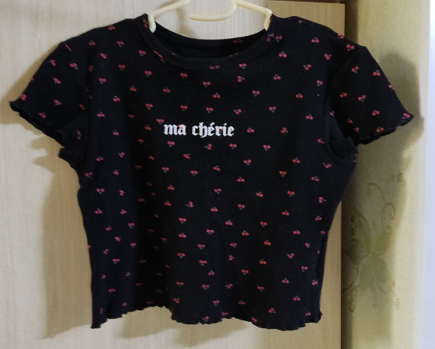 Женские вещи:Костюм,платье,футболки