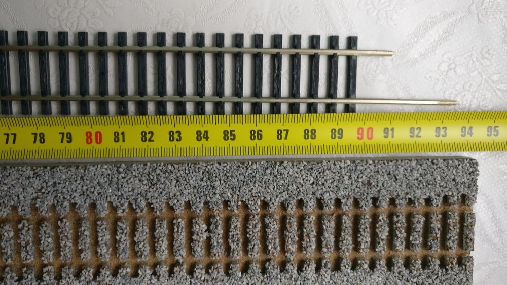 Terasamente Tillig și șine flexibilele lungi H0