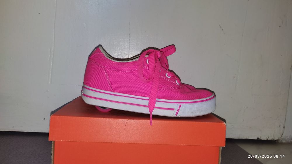 Маратонки с колелца HEELYS