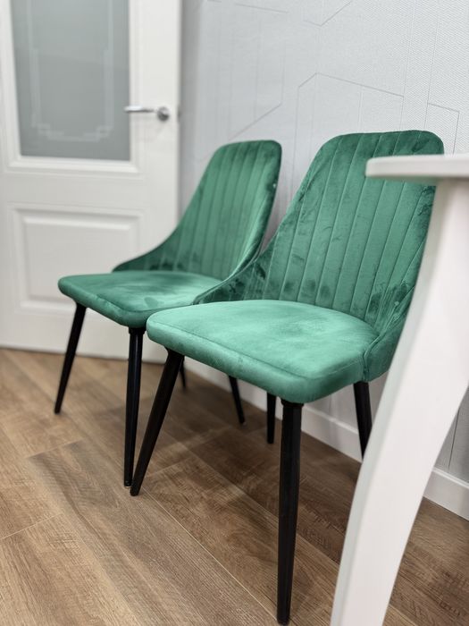 Продам стулья совсем новые