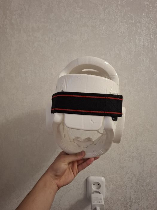 Закрытый шлем для ТАЭКВОНДО