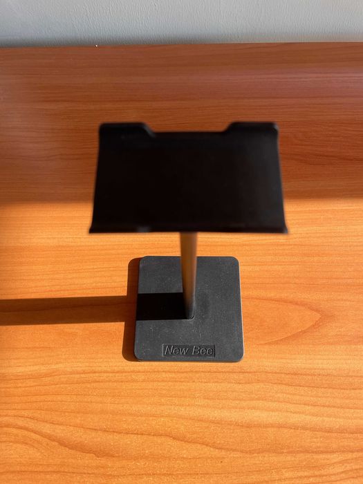 Стойка за Слушалки