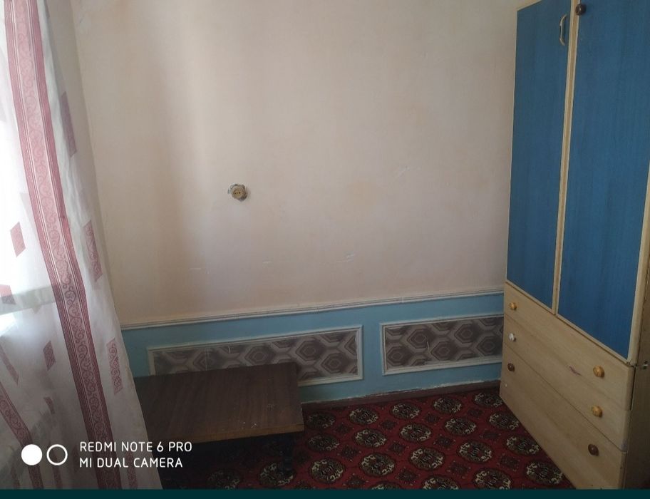 2 хоналик 4 қаватли уйнинг 4 қаватида 1995 йилда ғиштдан қурилган уй