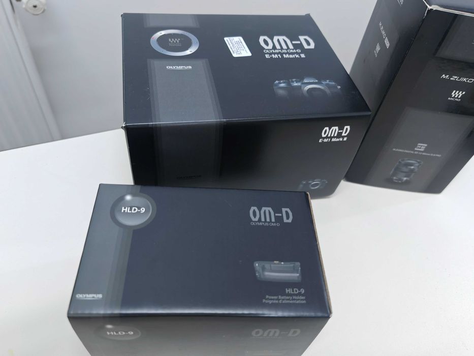 Camera Olympus OM-D E-M1 mark III Grip obiective 7-14 Pro 100-400is 75