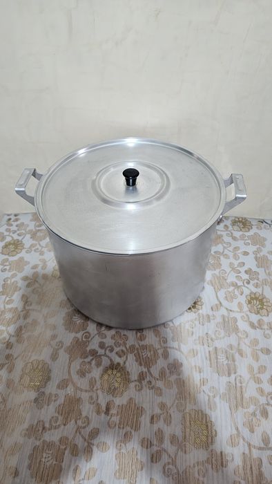 Кастрюля алюминиевая объём 9л