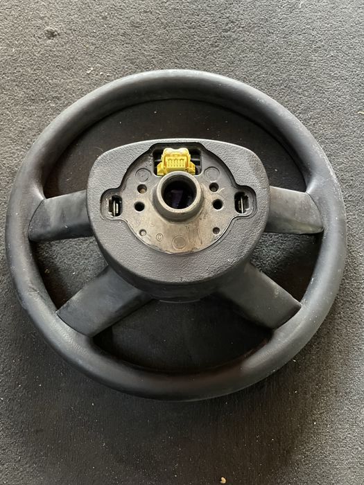 Продавам Волан за Golf 5