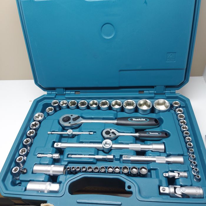 ПРОМОЦИЯ.Нов комплект инструменти Makita E-10883  221 части