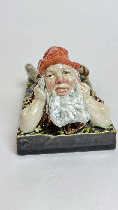 Фарфоровая статуэтка