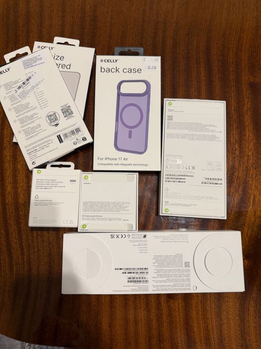 iPhone Apple Watch AirPods