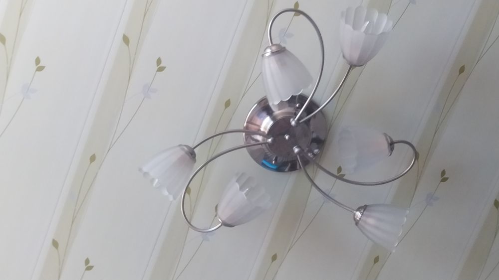 Люстра на шесть лампочек