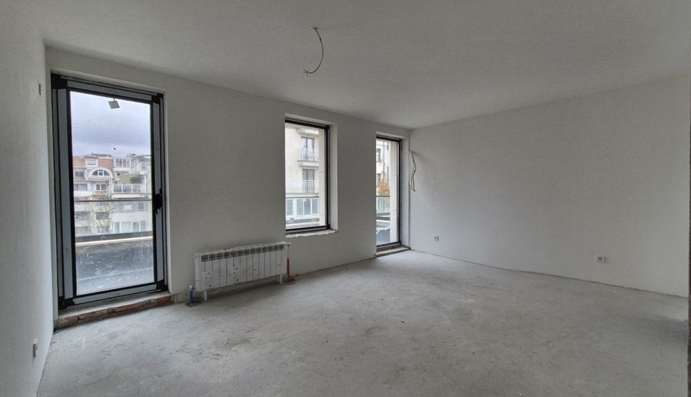 Тристаен апартамент в ж.к. "Лозенец"! До Южен парк!