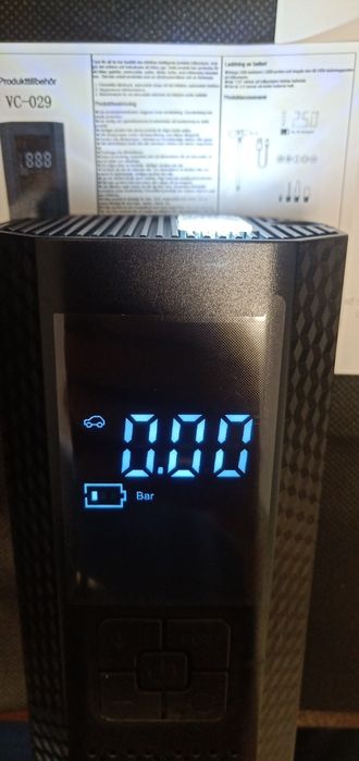 Мини компресор акумулаторен