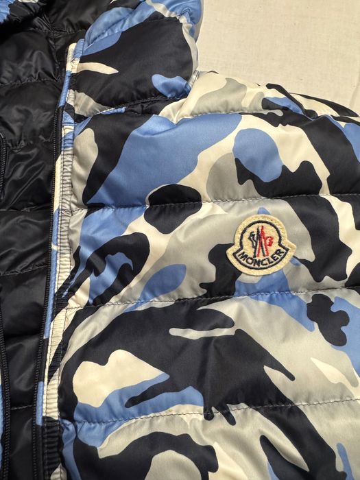 Moncler елек с качулка